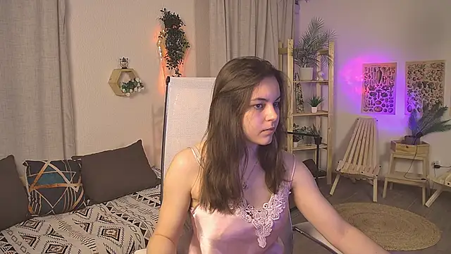 FrancescaCavaliere online show from 04/06/26, 06:25