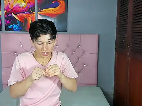 ElanGiraldo online show from 12/20/25, 10:28