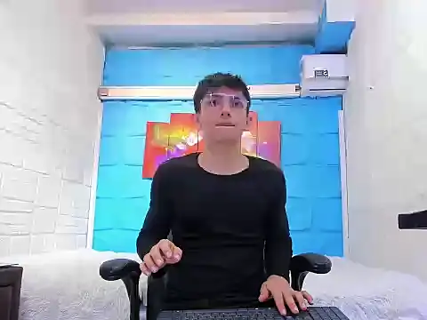 ElanGiraldo online show from 02/15/26, 09:00