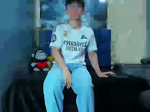 ElanGiraldo online show from 03/22/26, 09:07