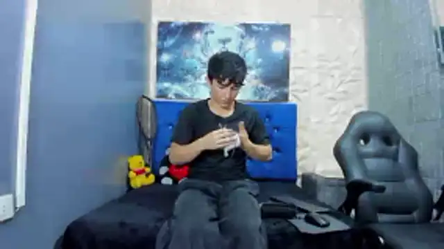 ElanGiraldo online show from 03/24/26, 11:21