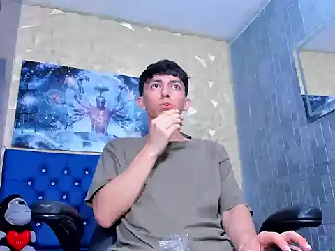 ElanGiraldo online show from 04/12/26, 12:15