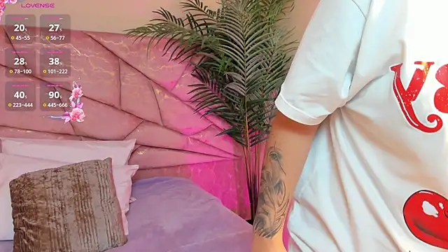  Naomi Fox  online show from 01/07/26, 05:54