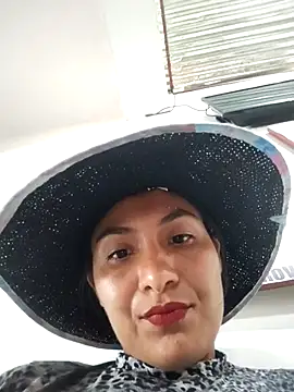 Snapshot of Uvit chatting on 01/14/26, 05:40 Uvit online show from 01/14/26, 05:40