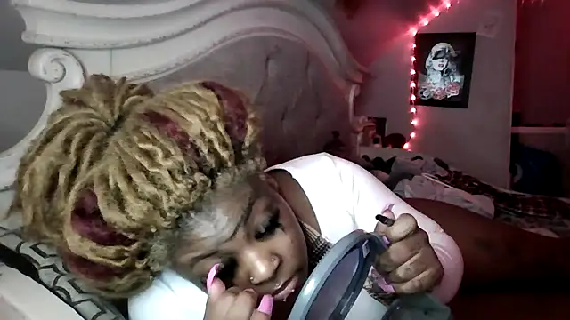 Snapshot of Dusaa_ chatting on 02/05/26, 11:53 Dusaa online show from 02/05/26, 11:53