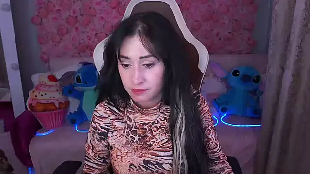 CarolinaaFoxyyy online show from 06/02/26, 07:05
