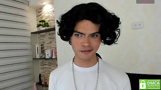 Snapshot of alezander8 chatting on 11/11/25, 04:45 alezander8 online show from 11/11/25, 04:45