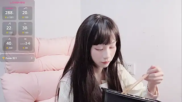 Snapshot of lris-Beauty chatting on 11/10/25, 08:13 lris-Beauty online show from 11/10/25, 08:13