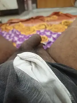 Snapshot of sonudh chatting on 11/13/25, 04:28 sonudh online show from 11/13/25, 04:28