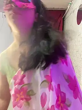 Snapshot of Red_Queen_11 chatting on 11/24/25, 05:56 Red Queen 11 online show from 11/24/25, 05:56