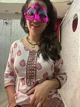 Snapshot of Red_Queen_11 chatting on 11/27/25, 07:16 Red Queen 11 online show from 11/27/25, 07:16