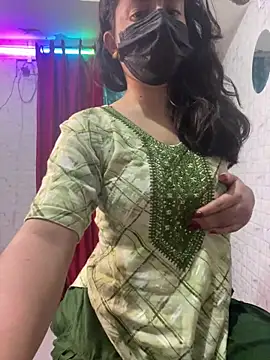 Snapshot of Red_Queen_11 chatting on 01/06/26, 07:28 Red Queen 11 online show from 01/06/26, 07:28