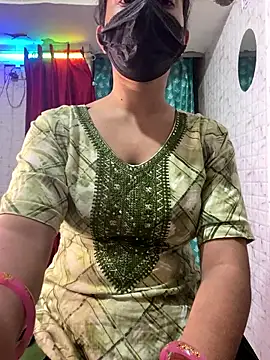 Snapshot of Red_Queen_11 chatting on 01/10/26, 05:04 Red Queen 11 online show from 01/10/26, 05:04