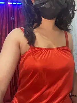 Snapshot of Red_Queen_11 chatting on 03/02/26, 06:48 Red Queen 11 online show from 03/02/26, 06:48