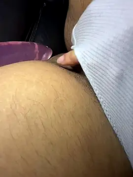 Snapshot of Couuple2004 chatting on 11/13/25, 03:55 Couuple2004 online show from 11/13/25, 03:55