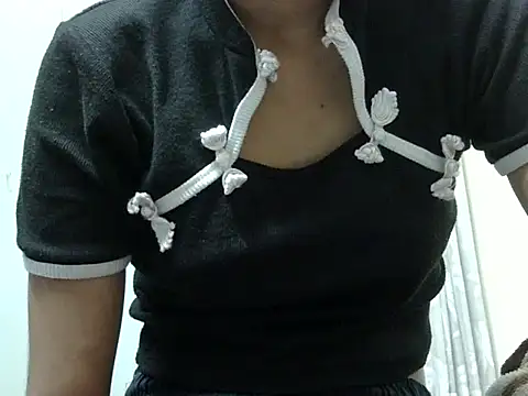 SEXY PRIYA83 online show from 04/28/26, 07:30