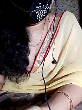 HotGirl23231 online show from 05/27/26, 07:00