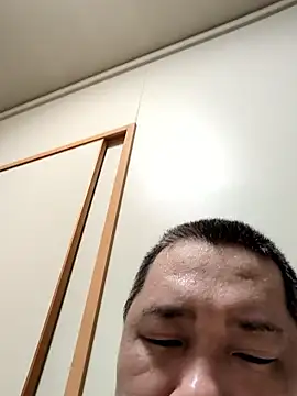 Snapshot of daisu1026 chatting on 11/17/25, 02:45 daisu1026 online show from 11/17/25, 02:45