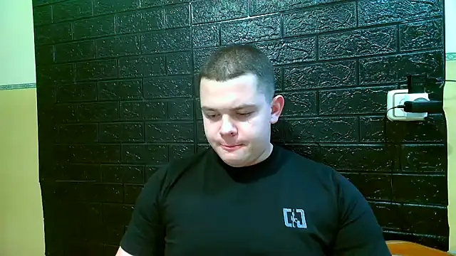 Snapshot of CuteButNaughty_ chatting on 11/28/25, 07:38 CuteButNaughty online show from 11/28/25, 07:38