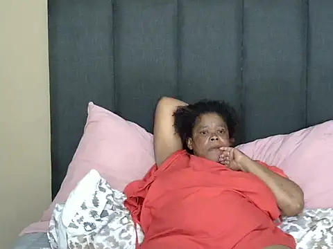 bigsexymama2 online show from 12/22/25, 12:24