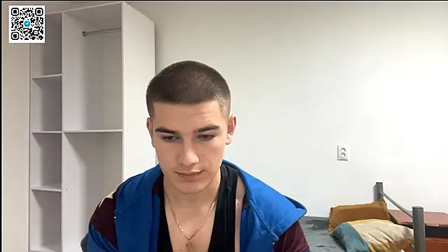 Snapshot of _BarePulse chatting on 11/18/25, 08:13 BarePulse online show from 11/18/25, 08:13