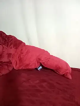 Em-mupmup online show from 12/21/25, 10:28