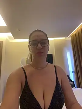 Milana8263 online show from 12/16/25, 08:52