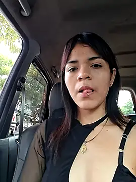 Snapshot of Skinny_Wet chatting on 11/11/25, 08:09 Skinny Wet online show from 11/11/25, 08:09