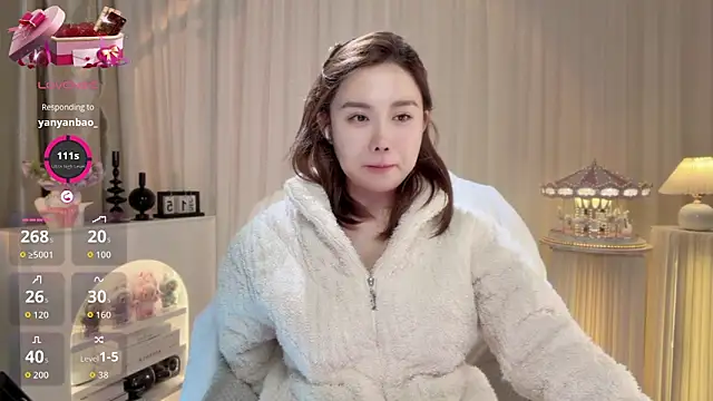 Snapshot of yannizi chatting on 12/15/25, 02:10 yannizi online show from 12/15/25, 02:10