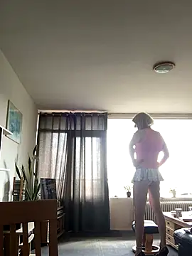 Snapshot of simone_xdressing chatting on 09/13/25, 01:11 simone xdressing online show from 09/13/25, 01:11