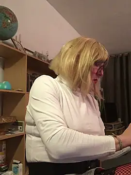 simone xdressing online show from 02/08/26, 12:36