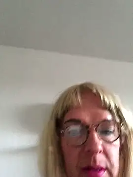 simone xdressing online show from 04/19/26, 06:10