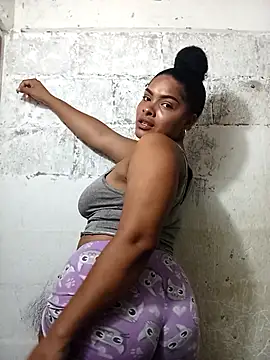 Snapshot of Khatiu chatting on 11/10/25, 12:53 Khatiu online show from 11/10/25, 12:53