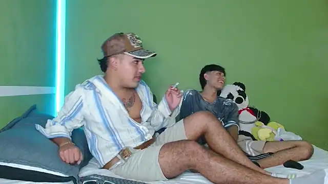 Snapshot of hank_hand chatting on 11/13/25, 12:53 hank hand online show from 11/13/25, 12:53