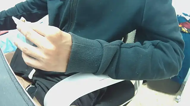 Snapshot of Calavera2001 chatting on 11/11/25, 02:22 Calavera2001 online show from 11/11/25, 02:22