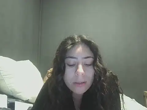 Snapshot of ctlnblls chatting on 11/10/25, 03:27 ctlnblls online show from 11/10/25, 03:27