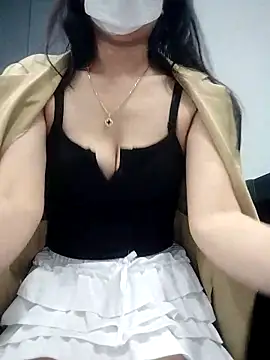   Anna    online show from 11/23/25, 05:24