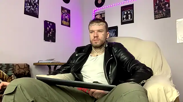 Huntall77 online show from 03/02/26, 04:25