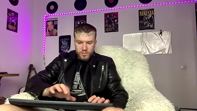 Huntall77 online show from 03/06/26, 04:53