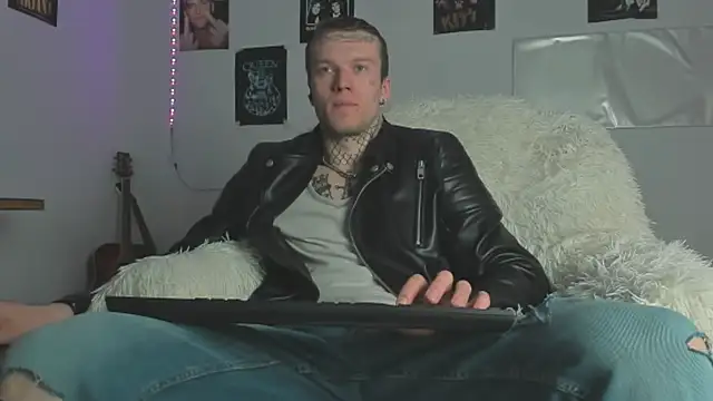 Huntall77 online show from 04/10/26, 05:23