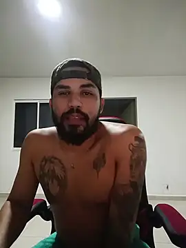 Snapshot of lucasanger chatting on 11/11/25, 02:22 lucasanger online show from 11/11/25, 02:22