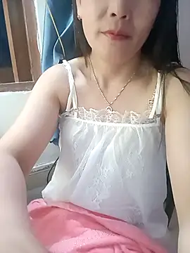 Snapshot of Feeling-hot chatting on 05/02/26, 03:39 Feeling-hot online show from 05/02/26, 03:39