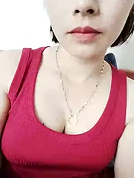 Snapshot of Swan-white123 chatting on 12/15/25, 05:12 Swan-white123 online show from 12/15/25, 05:12