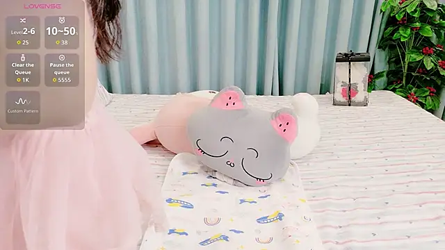 Snapshot of lunasexy_9x chatting on 06/14/26, 03:25 lunasexy 9x online show from 06/14/26, 03:25