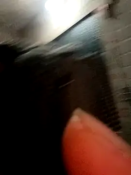 Snapshot of thuy-kieu chatting on 12/15/25, 10:25 thuy-kieu online show from 12/15/25, 10:25