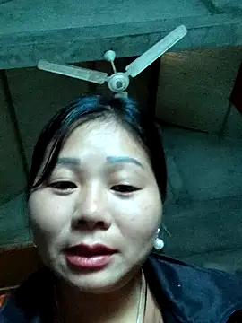 Snapshot of vangkt-cute chatting on 11/11/25, 05:18 vangkt-cute online show from 11/11/25, 05:18