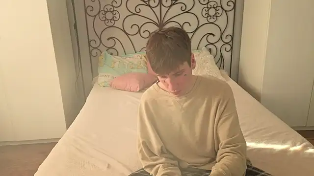 Danny loves Mary online show from 03/25/26, 01:55