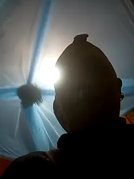 Snapshot of Socola205 chatting on 11/11/25, 04:01 Socola205 online show from 11/11/25, 04:01