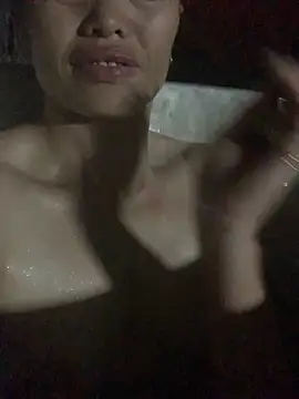 Snapshot of phuong_cute chatting on 11/10/25, 02:16 phuong cute online show from 11/10/25, 02:16