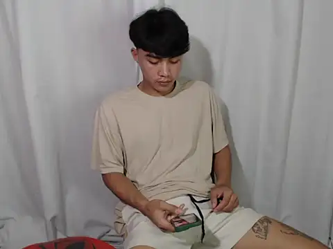 Snapshot of Mr_dave05 chatting on 11/11/25, 12:49 Mr dave05 online show from 11/11/25, 12:49